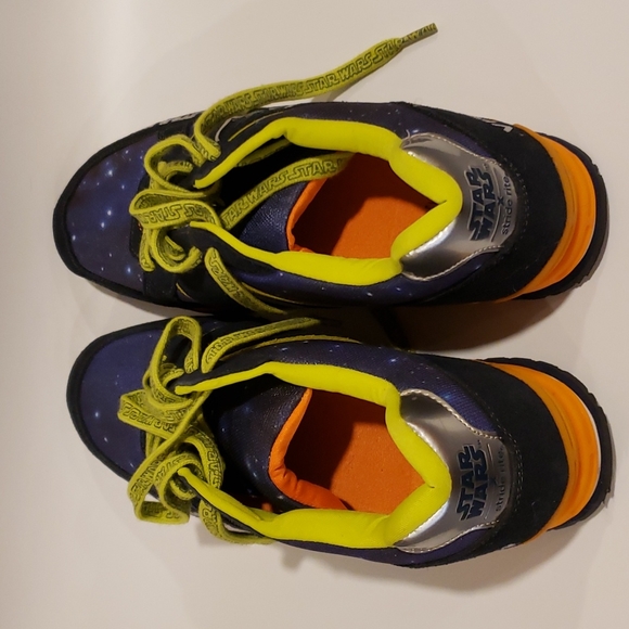 Men's Limited Edition Star Wars Sneakers. Size 12 U.S. Never Worn. - Picture 4 of 6